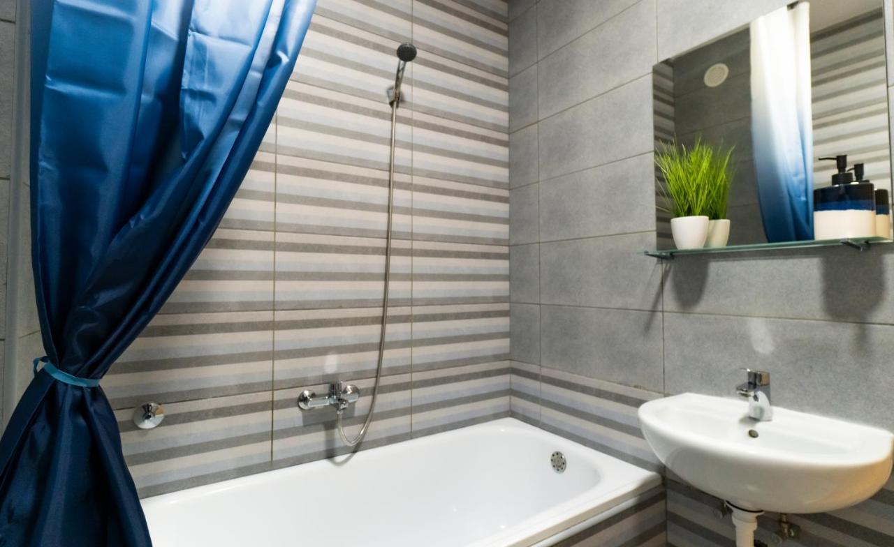 Central Fenix Apartment - Free Private Parking-Fast Wi-Fi Novi Sad Exterior photo
